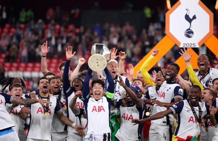 Tottenham vô địch